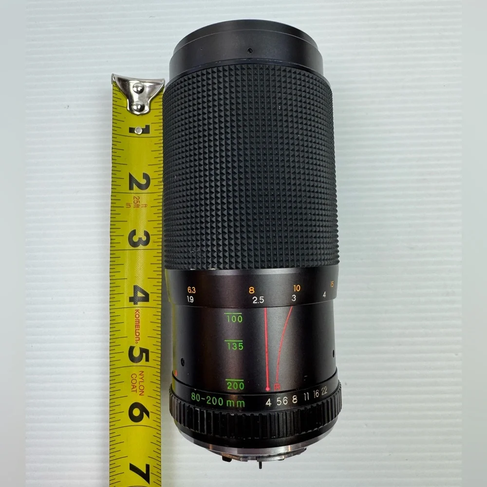 YASHICA ML 80-200 mm f/4 Zoom Yashica Mount Made in Japan A7516399 Pre- owned